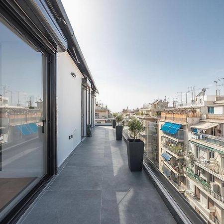 The "Top Floor" Athens Luaran gambar