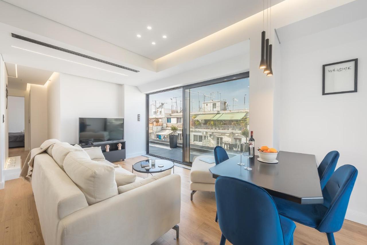 The "Top Floor" Athens Luaran gambar