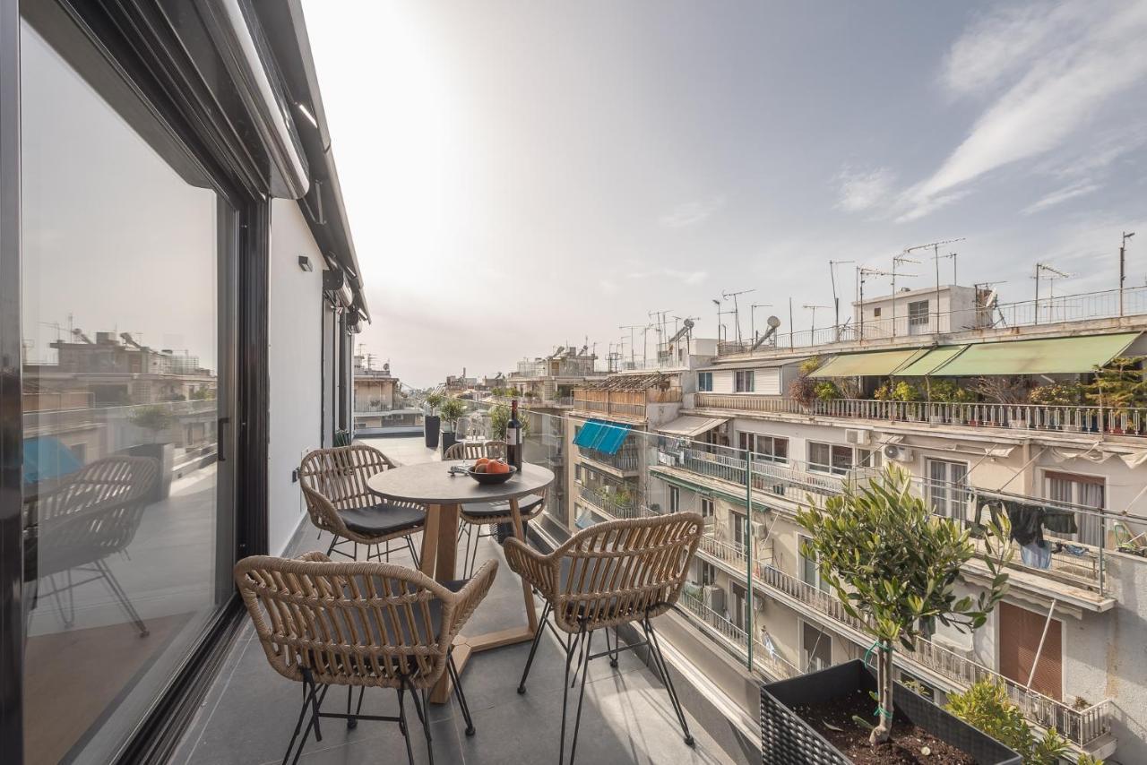 The "Top Floor" Athens Luaran gambar