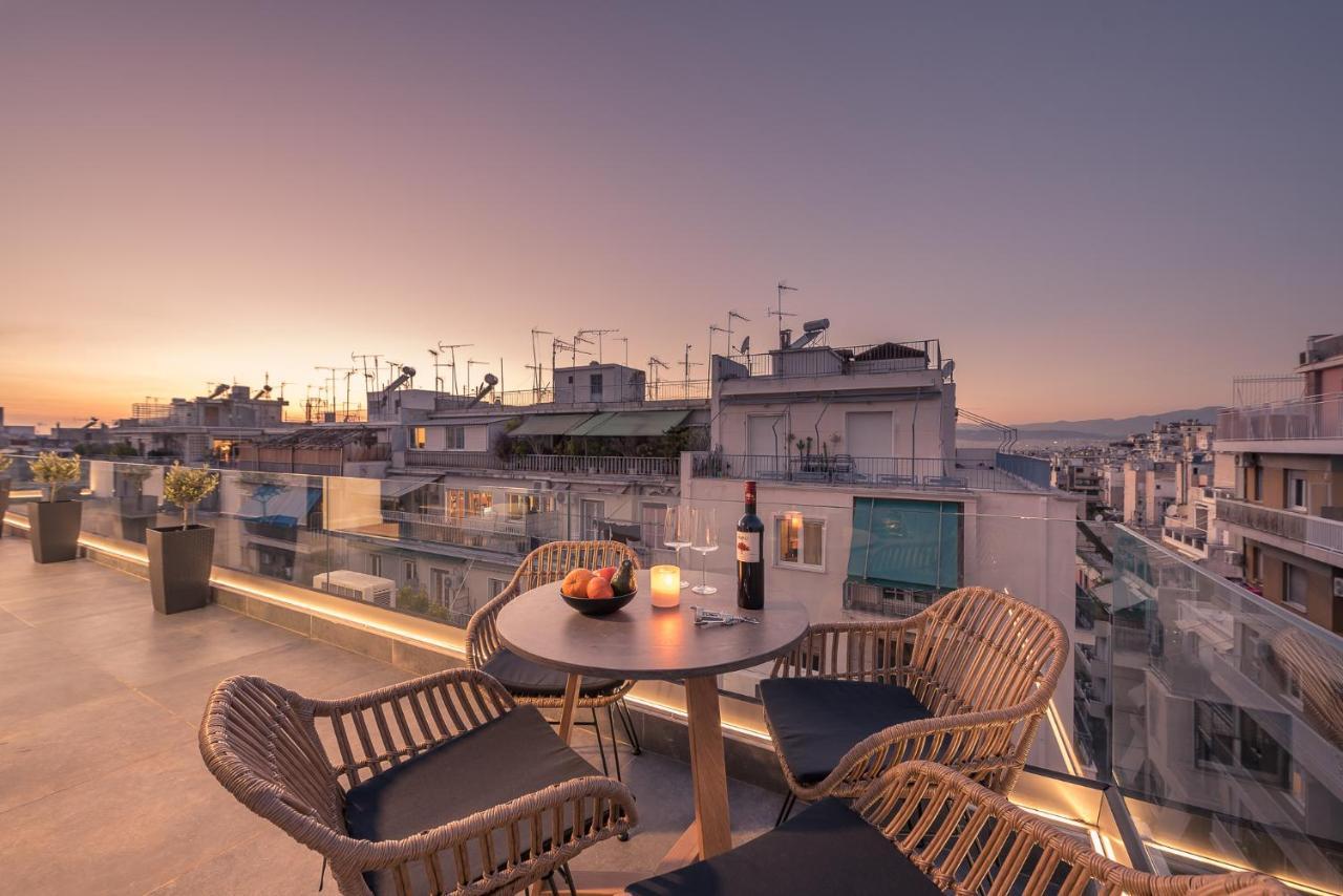 The "Top Floor" Athens Luaran gambar
