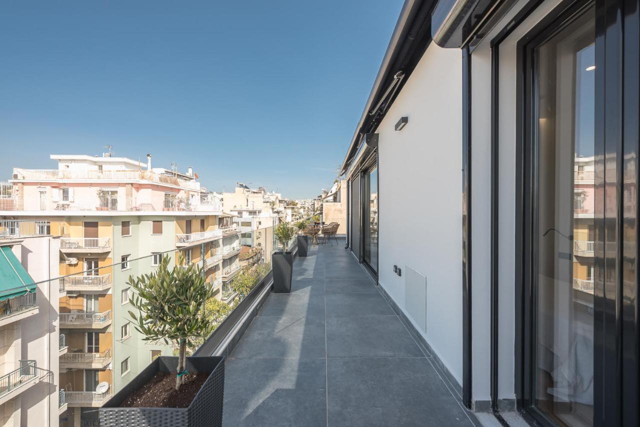 The "Top Floor" Athens Luaran gambar