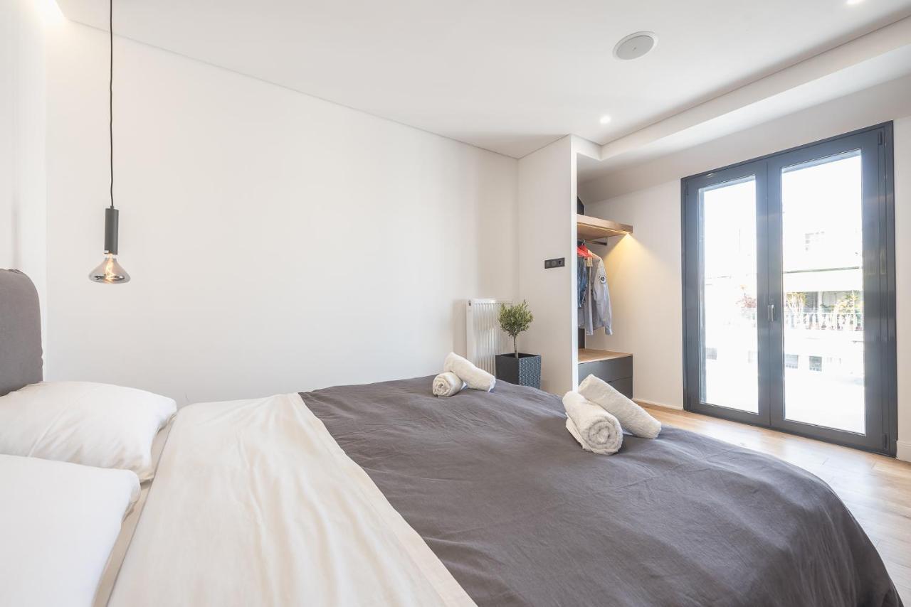 The "Top Floor" Athens Luaran gambar