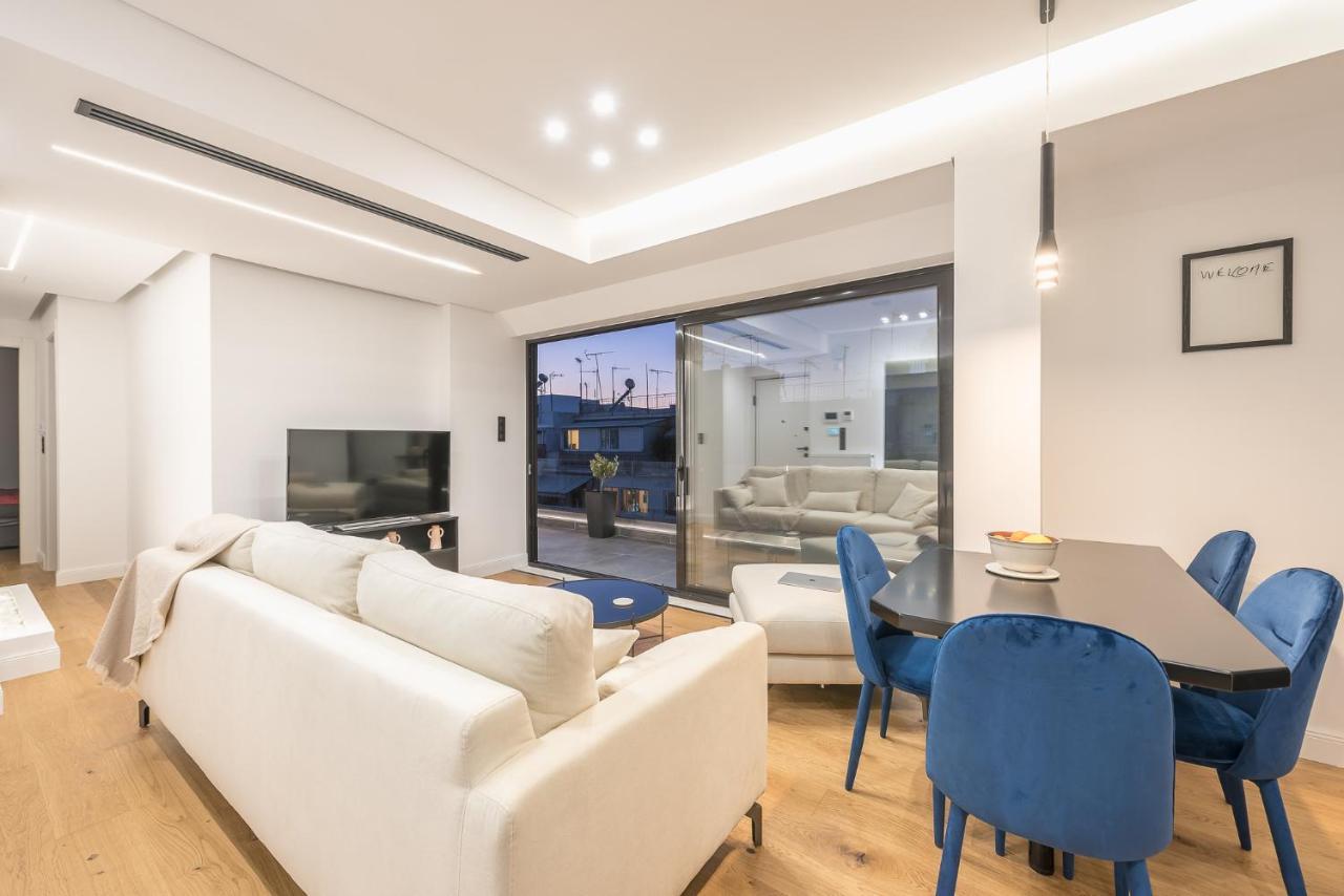 The "Top Floor" Athens Luaran gambar